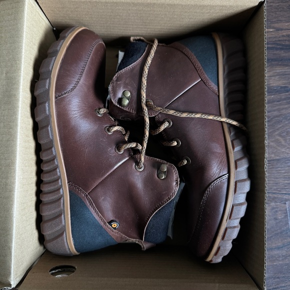 Bogs Casual Hiker Waterproof Boots - Picture 5 of 7